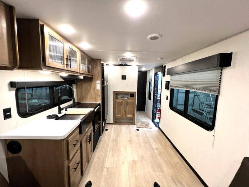 2025 Forest River 2025 Forest River Cherokee Grey Wolf Black Label - thumbnail 17