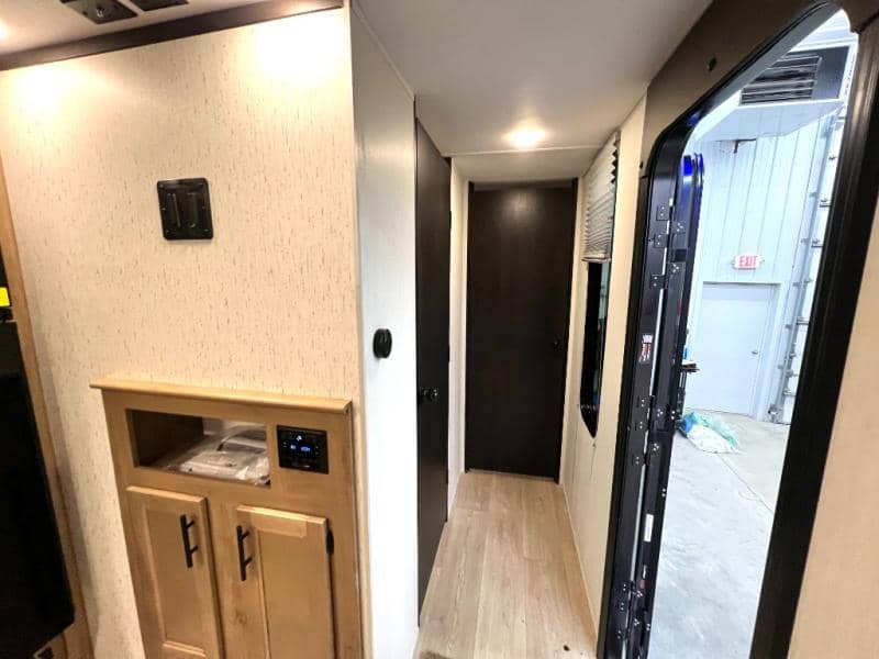 2025 Forest River 2025 Forest River Cherokee Grey Wolf Black Label - thumbnail 19