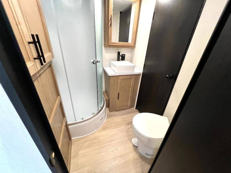 2025 Forest River 2025 Forest River Cherokee Grey Wolf Black Label - thumbnail 21