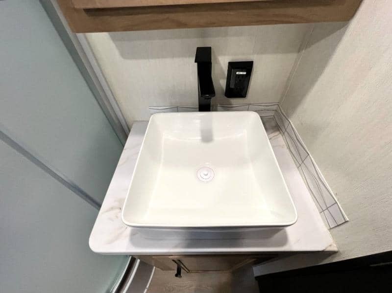 2025 Forest River 2025 Forest River Cherokee Grey Wolf Black Label - thumbnail 23