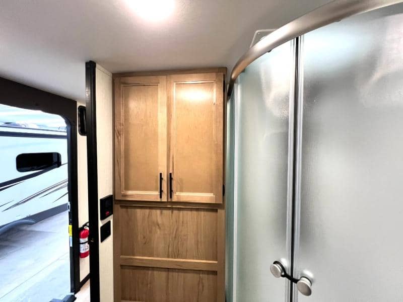 2025 Forest River 2025 Forest River Cherokee Grey Wolf Black Label - thumbnail 24