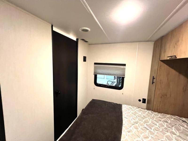 2025 Forest River 2025 Forest River Cherokee Grey Wolf Black Label - thumbnail 29