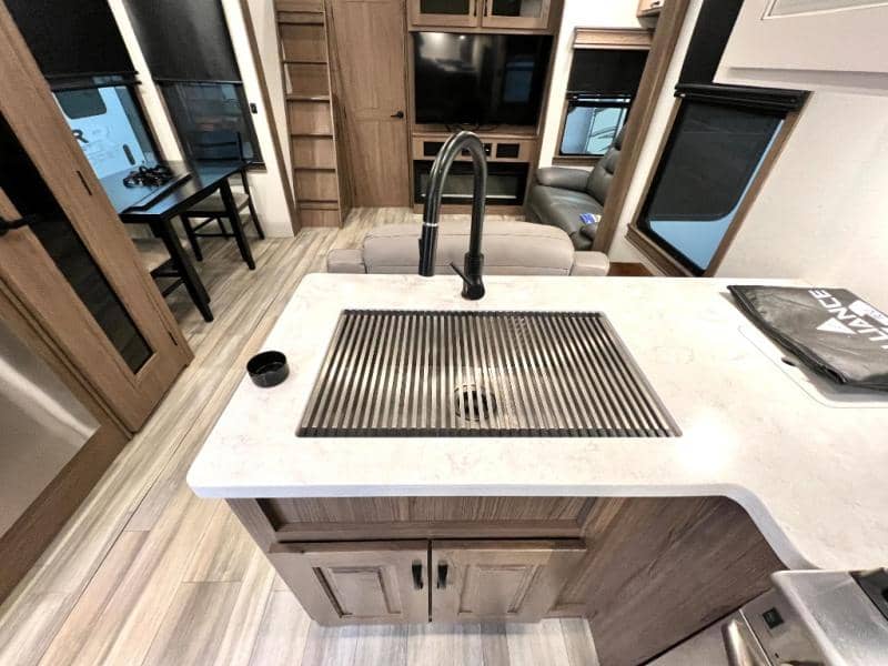 2023 Alliance RV 2023 Alliance RV Paradigm - thumbnail 6