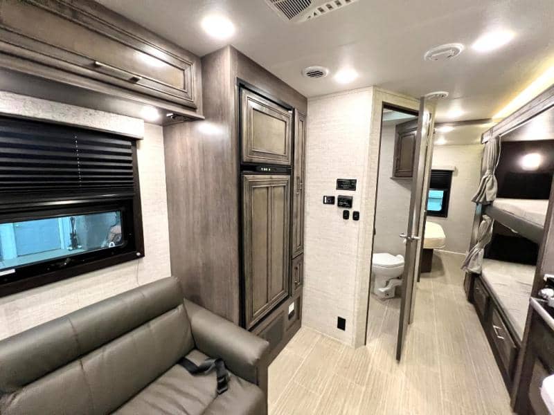 2023 Entegra Coach 2023 Entegra Coach Odyssey - thumbnail 24