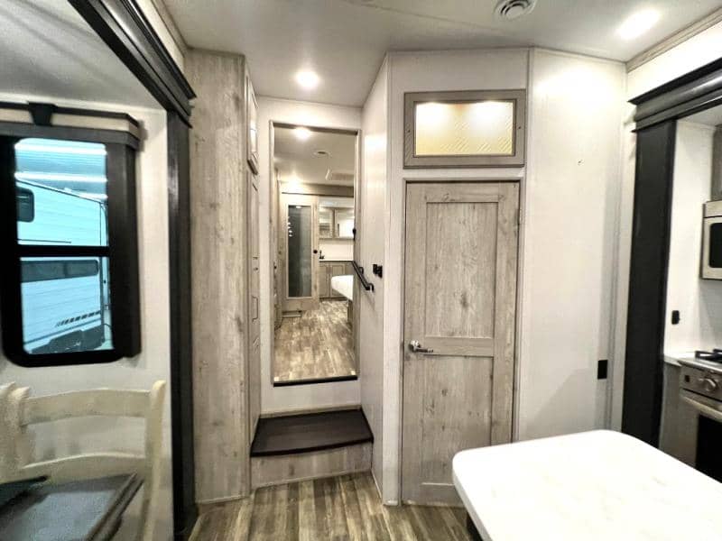 2022 Keystone RV 2022 Keystone RV Alpine - thumbnail 40