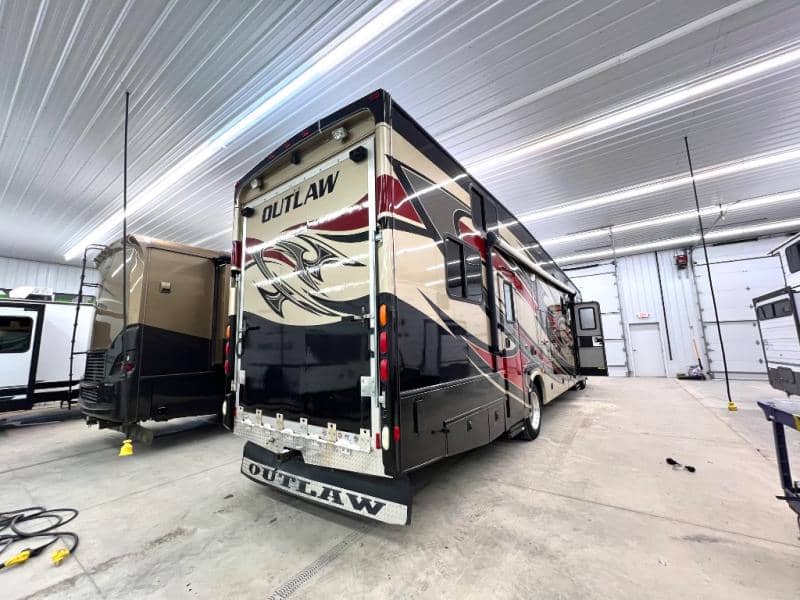 2013 Thor Motor Coach 2013 Thor Motor Coach Outlaw - thumbnail 7