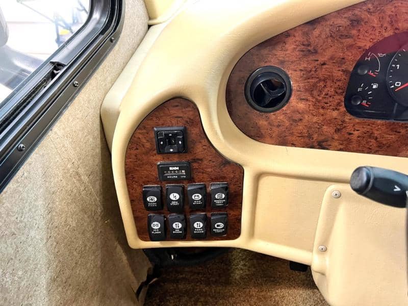 2013 Thor Motor Coach 2013 Thor Motor Coach Outlaw - thumbnail 15