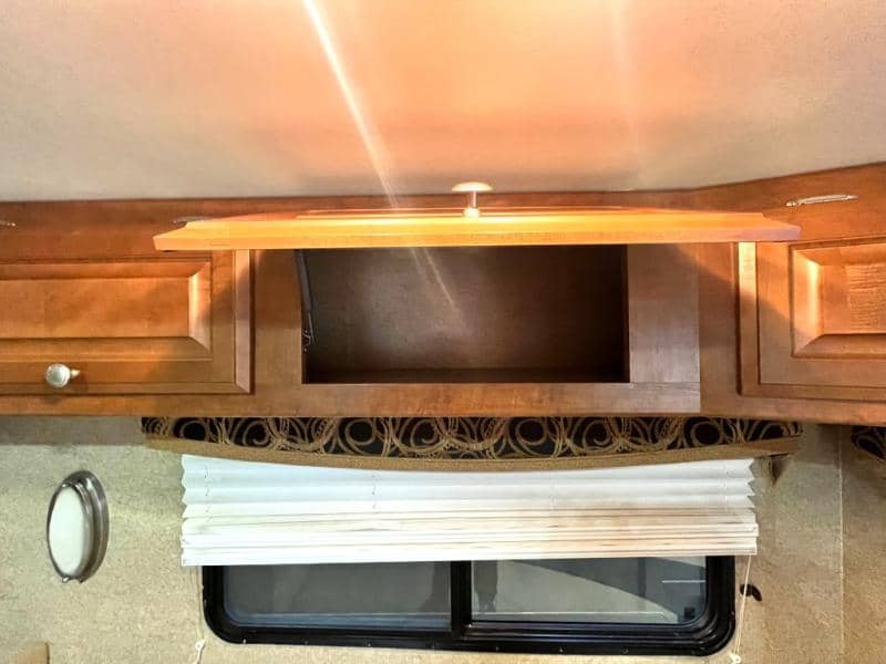 2013 Thor Motor Coach 2013 Thor Motor Coach Outlaw - thumbnail 21