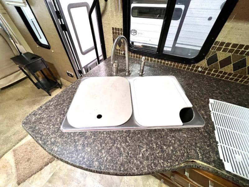 2013 Thor Motor Coach 2013 Thor Motor Coach Outlaw - thumbnail 29