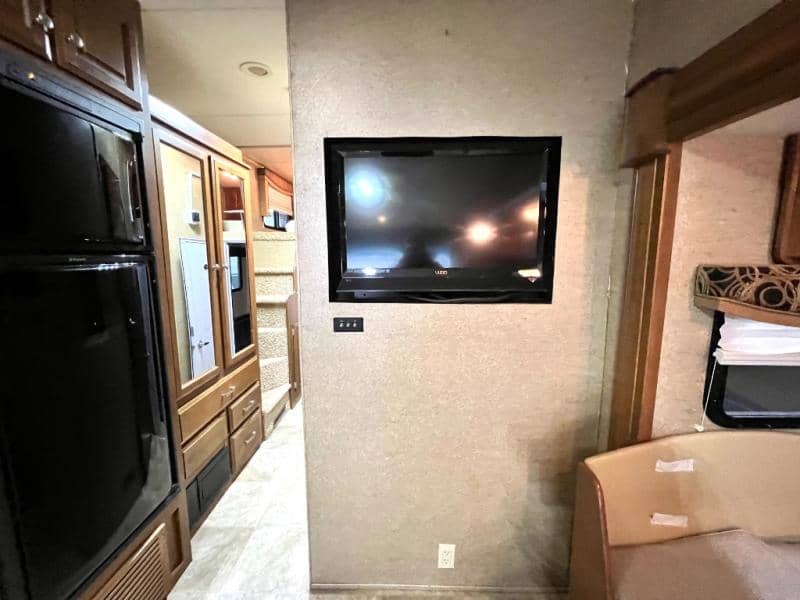 2013 Thor Motor Coach 2013 Thor Motor Coach Outlaw - thumbnail 32