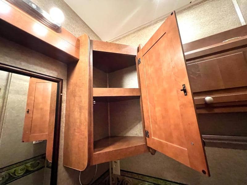 2013 Thor Motor Coach 2013 Thor Motor Coach Outlaw - thumbnail 39