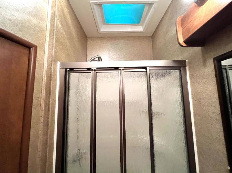 2013 Thor Motor Coach 2013 Thor Motor Coach Outlaw - thumbnail 40