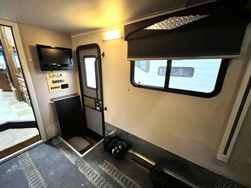 2013 Thor Motor Coach 2013 Thor Motor Coach Outlaw - thumbnail 49