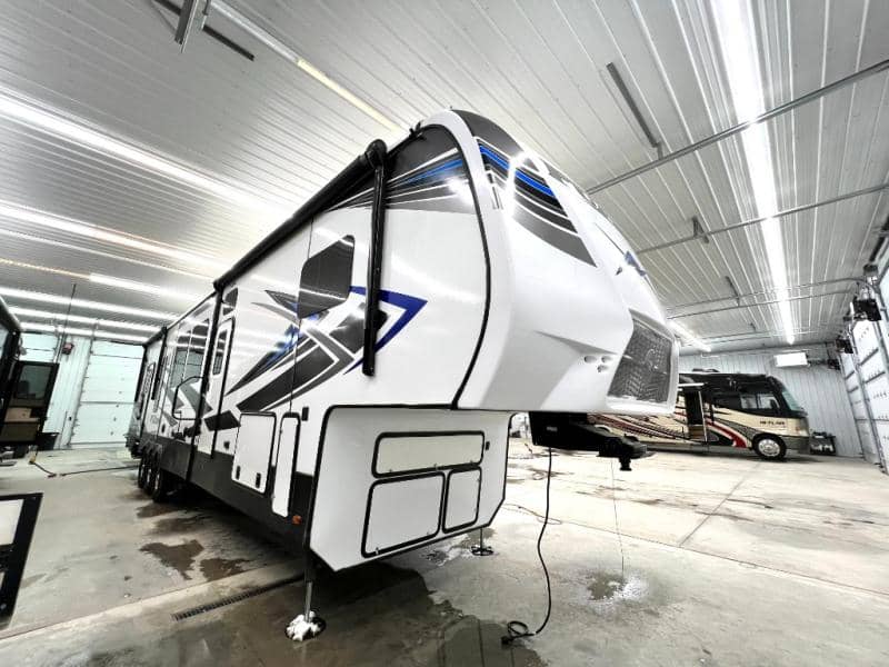 2021 Keystone RV 2021 Keystone RV Fuzion - thumbnail 3