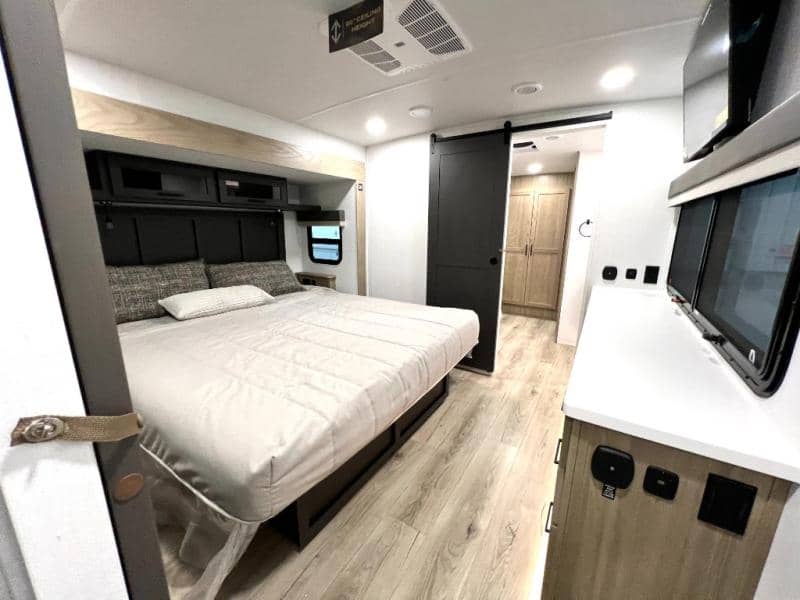 2026 Forest River 2026 Forest River Rockwood Signature - thumbnail 45