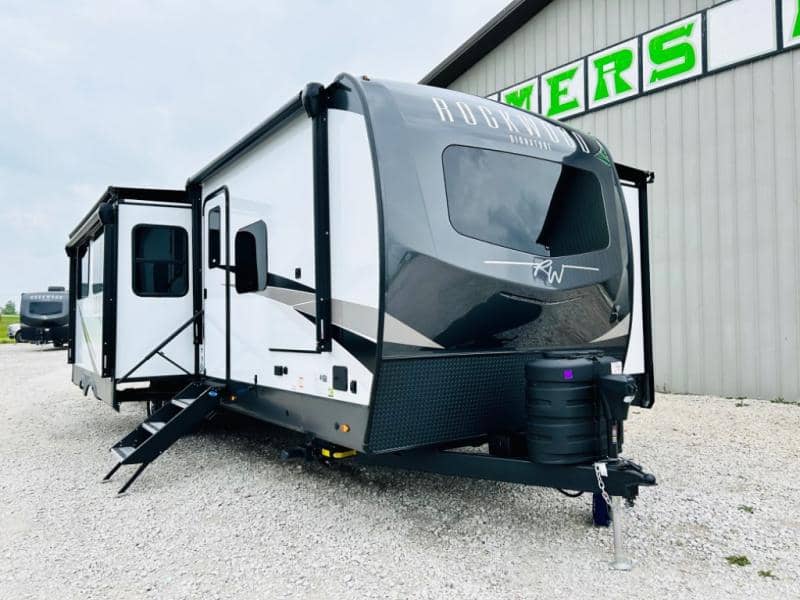 2024 Forest River 2024 Forest River Rockwood Signature - thumbnail 3