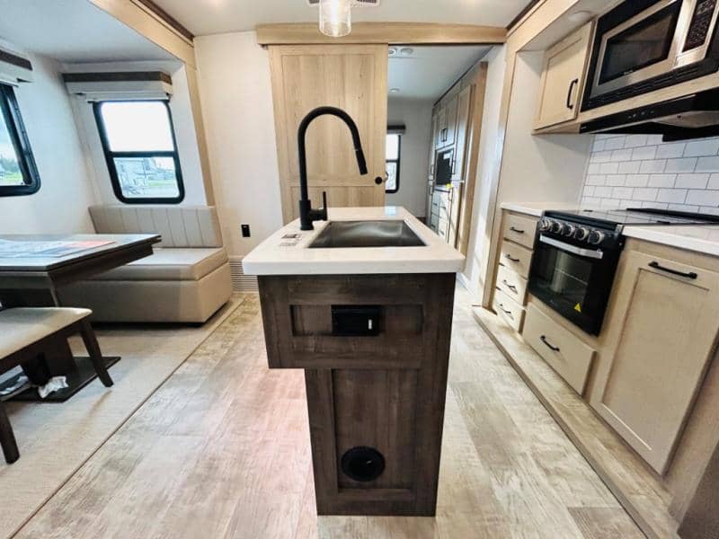 2024 Forest River 2024 Forest River Rockwood Signature - thumbnail 30