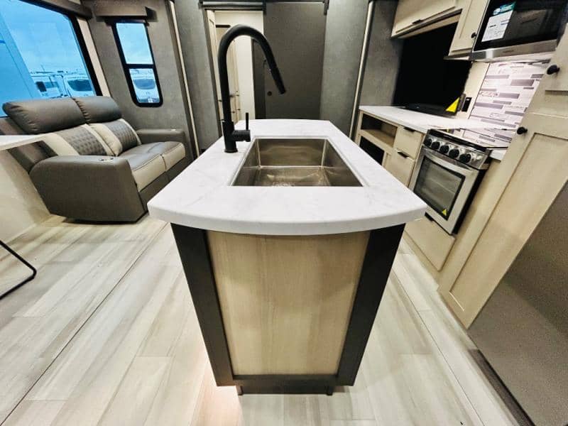 2025 Forest River 2025 Forest River Wildcat - thumbnail 33