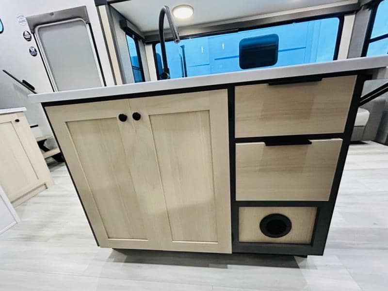 2025 Forest River 2025 Forest River Wildcat - thumbnail 35