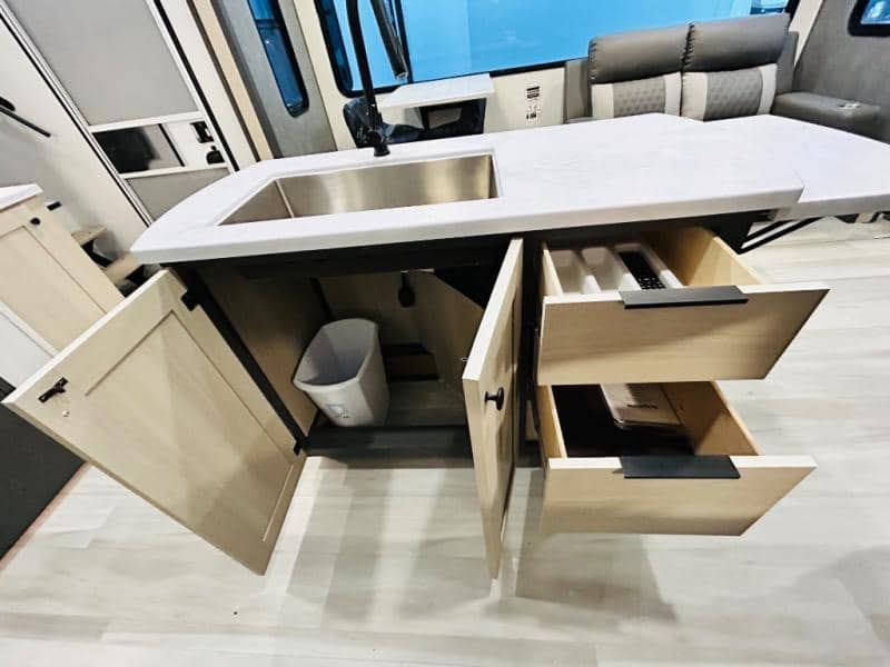 2025 Forest River 2025 Forest River Wildcat - thumbnail 36