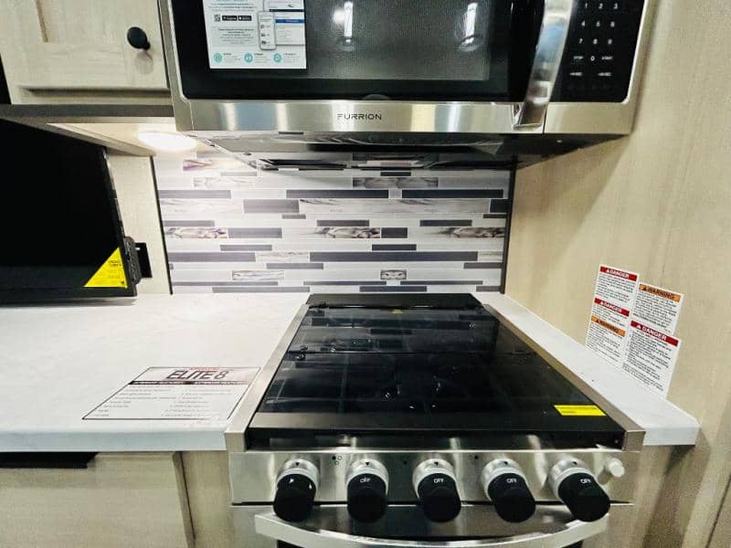 2025 Forest River 2025 Forest River Wildcat - thumbnail 40