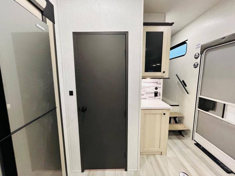 2025 Forest River 2025 Forest River Wildcat - thumbnail 46