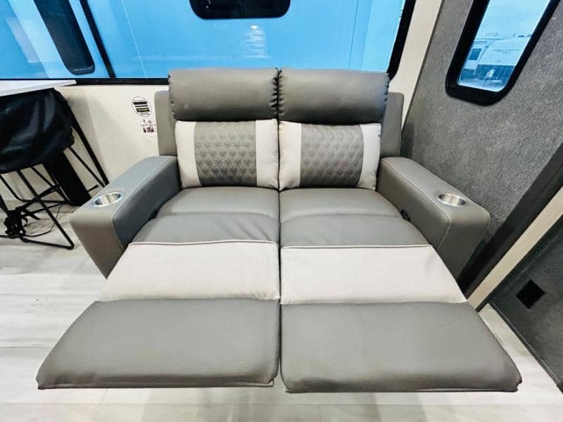 2025 Forest River 2025 Forest River Wildcat - thumbnail 59