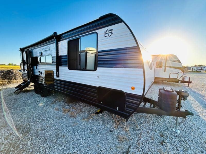 2025 Forest River 2025 Forest River Cherokee Grey Wolf - thumbnail 3