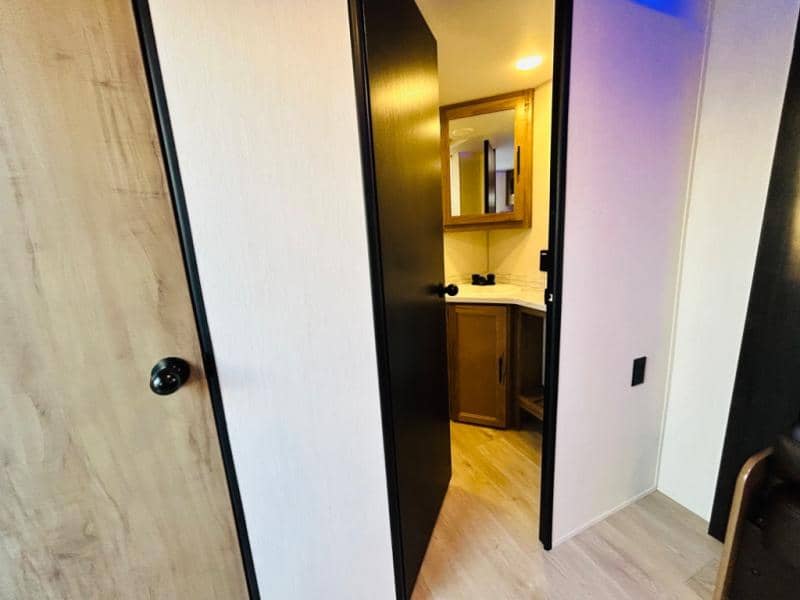 2025 Forest River 2025 Forest River Cherokee Grey Wolf - thumbnail 19