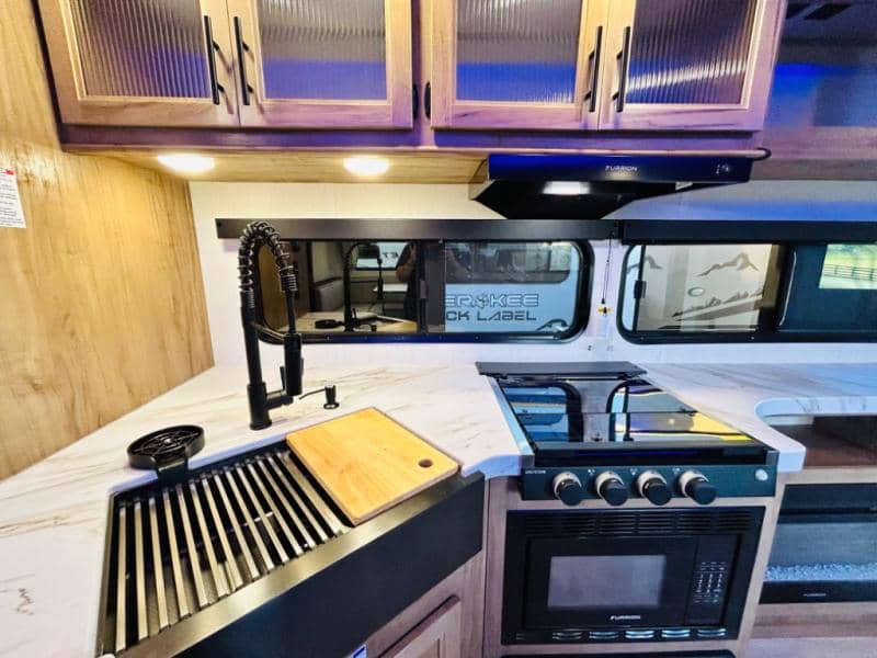 2025 Forest River 2025 Forest River Cherokee Grey Wolf - thumbnail 27