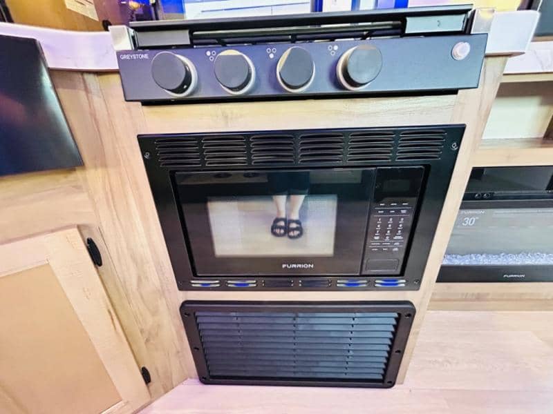 2025 Forest River 2025 Forest River Cherokee Grey Wolf - thumbnail 36