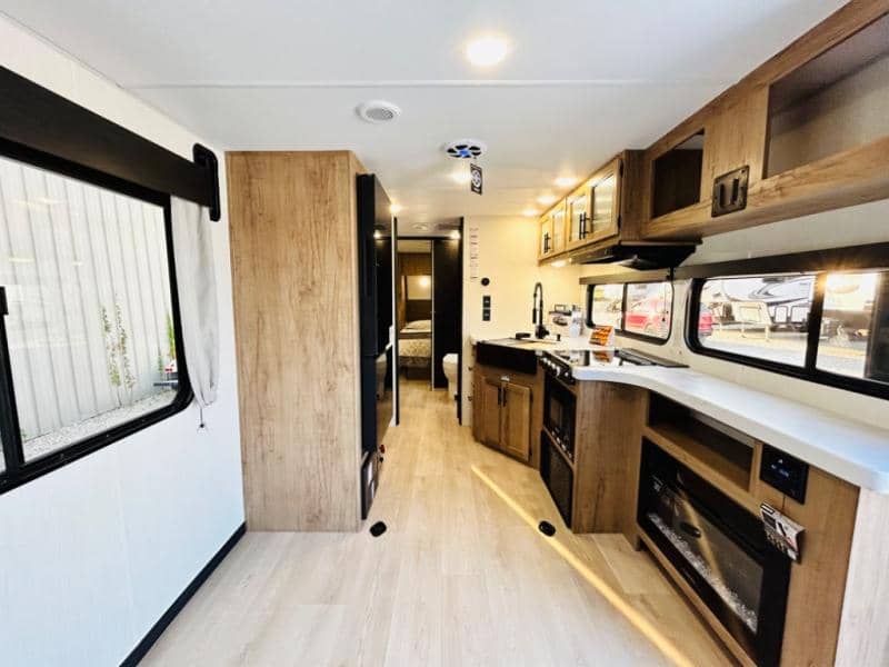 2025 Forest River 2025 Forest River Cherokee Grey Wolf - thumbnail 24