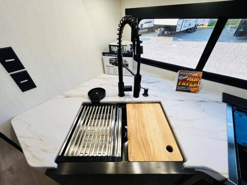 2025 Forest River 2025 Forest River Cherokee Grey Wolf - thumbnail 35