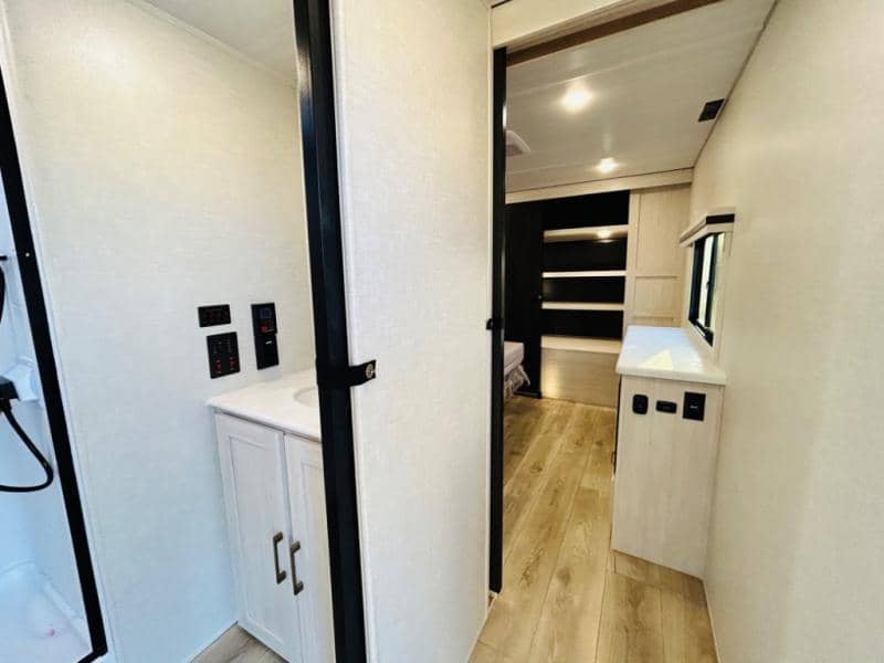 2025 Forest River 2025 Forest River Surveyor - thumbnail 19