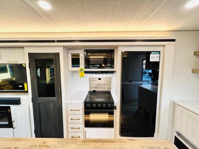 2025 Forest River 2025 Forest River Surveyor - thumbnail 39