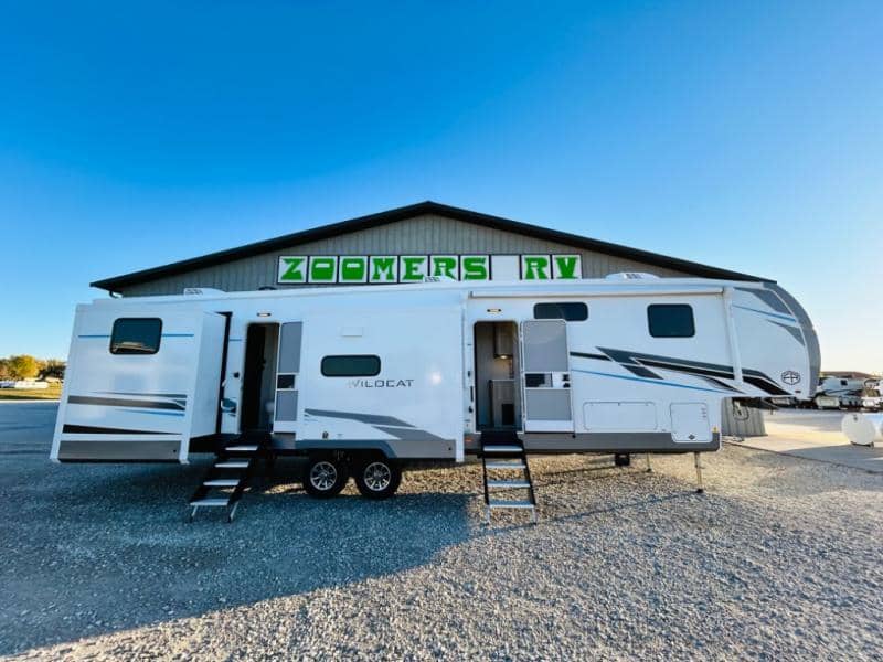 2025 Forest River 2025 Forest River Wildcat - thumbnail 4