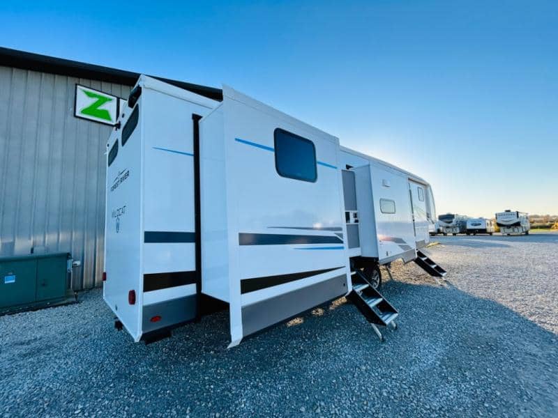 2025 Forest River 2025 Forest River Wildcat - thumbnail 5