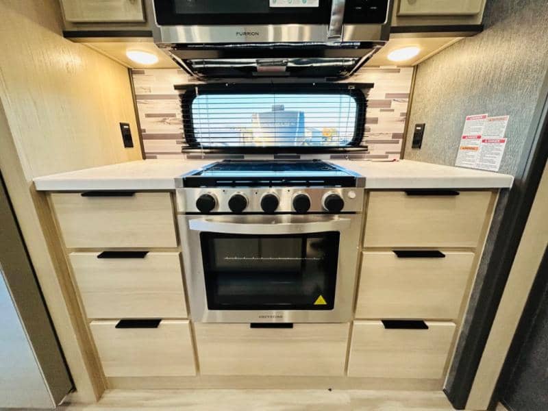 2025 Forest River 2025 Forest River Wildcat - thumbnail 34