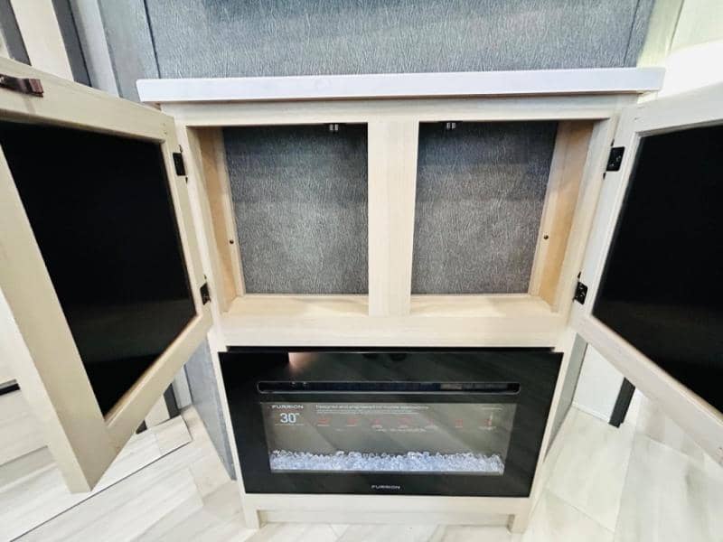 2025 Forest River 2025 Forest River Wildcat - thumbnail 37