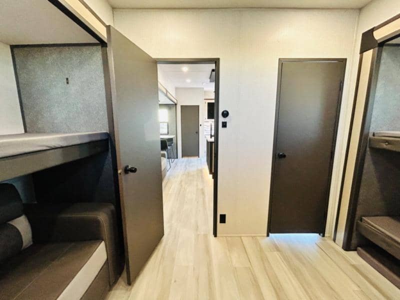 2025 Forest River 2025 Forest River Wildcat - thumbnail 82