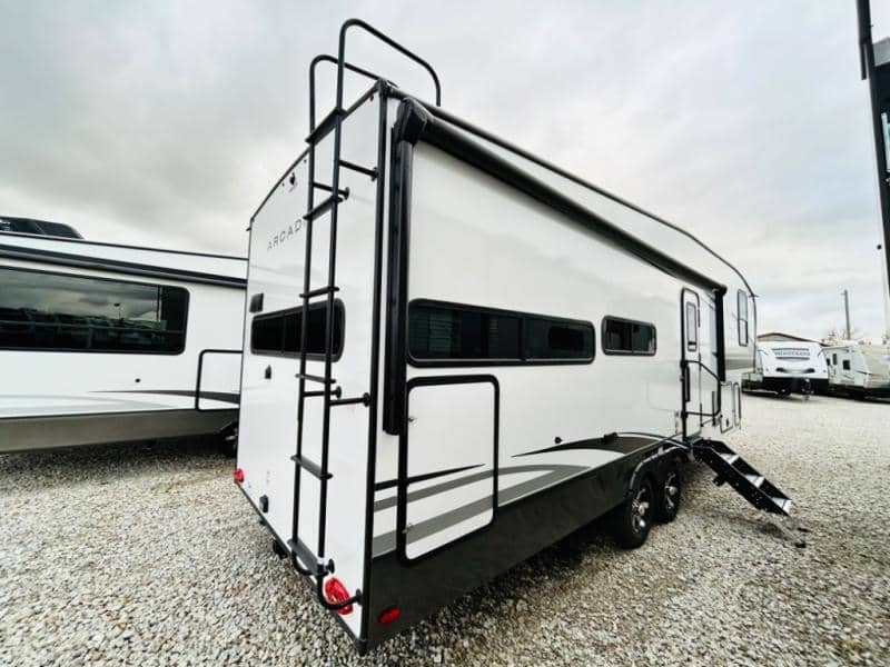 2025 Keystone RV 2025 Keystone RV Arcadia Super Lite - thumbnail 4