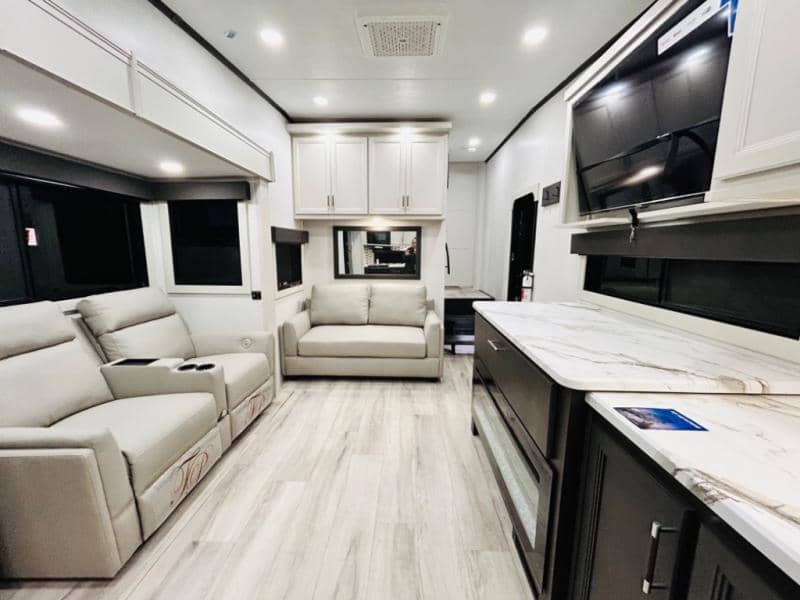 2025 Keystone RV 2025 Keystone RV Arcadia Super Lite - thumbnail 31