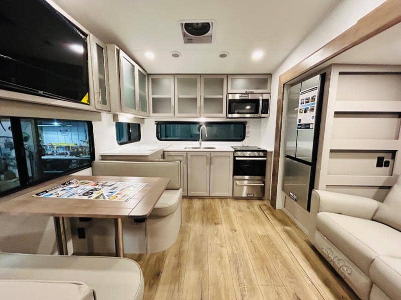 2025 Alliance RV 2025 Alliance RV Avenue - thumbnail 25