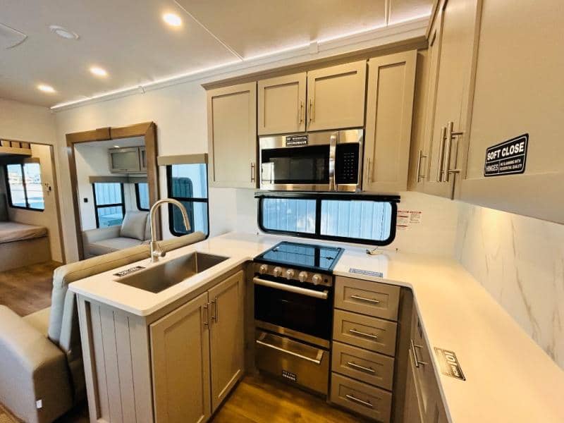 2025 Alliance RV 2025 Alliance RV Avenue - thumbnail 22