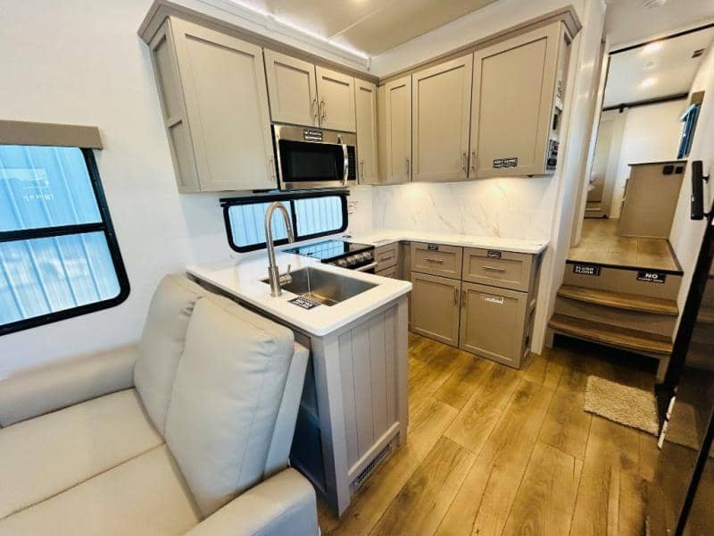 2025 Alliance RV 2025 Alliance RV Avenue - thumbnail 23