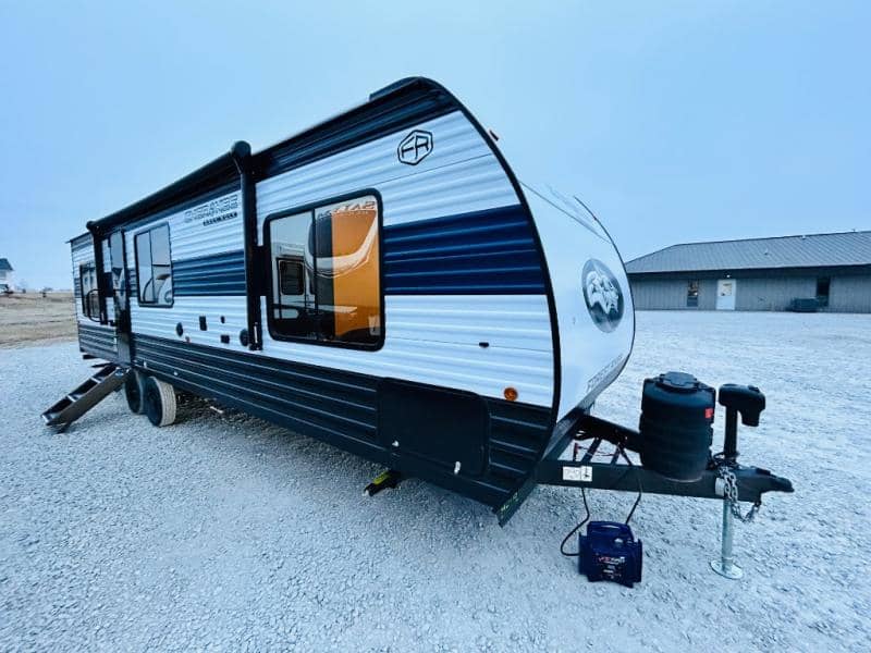 2025 Forest River 2025 Forest River Cherokee Grey Wolf - thumbnail 3