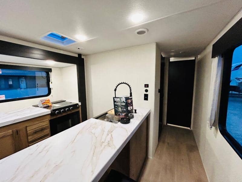 2025 Forest River 2025 Forest River Cherokee Grey Wolf - thumbnail 16