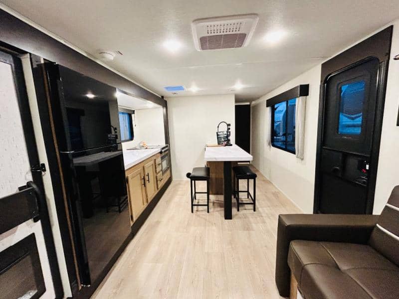 2025 Forest River 2025 Forest River Cherokee Grey Wolf - thumbnail 19