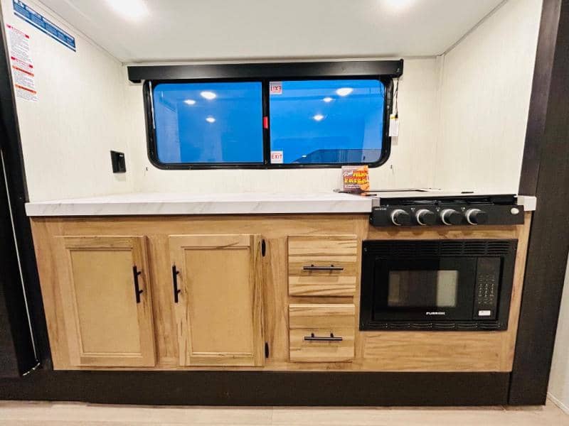 2025 Forest River 2025 Forest River Cherokee Grey Wolf - thumbnail 25