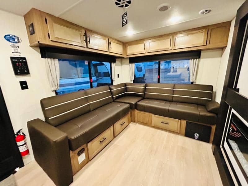 2025 Forest River 2025 Forest River Cherokee Grey Wolf - thumbnail 34